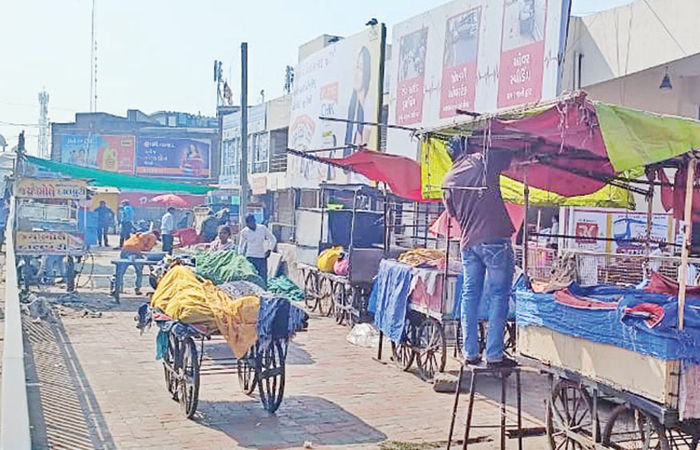 ખેડામાં જાહેર માર્ગો, ફૂટપાથ પરના દબાણો દૂર કરવા તંત્રની કવાયત