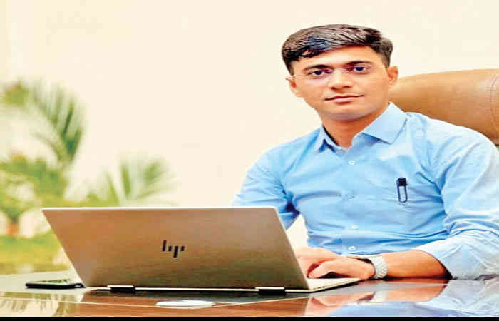 મહિલાને બદનામ કરનાર મોડાસાના પ્રાંત અધિકારી સસ્પેન્ડ