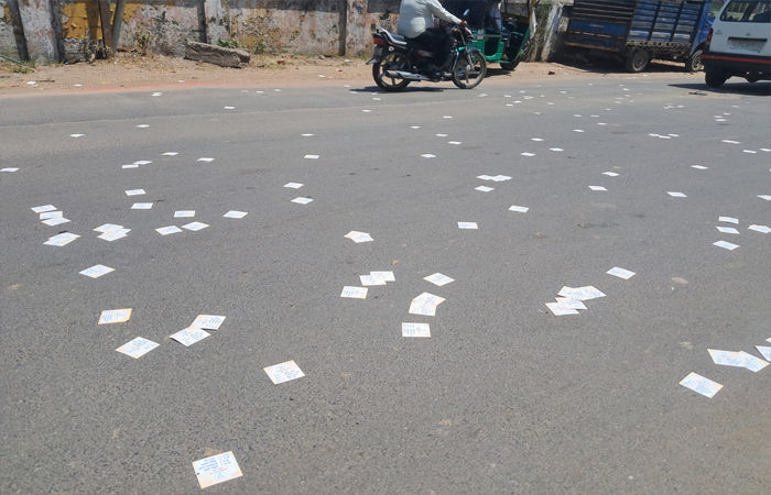 વડોદરામાં રાજકીય રેલીઓમાં સ્વચ્છતાના નિયમોની ઐસી તૈસી