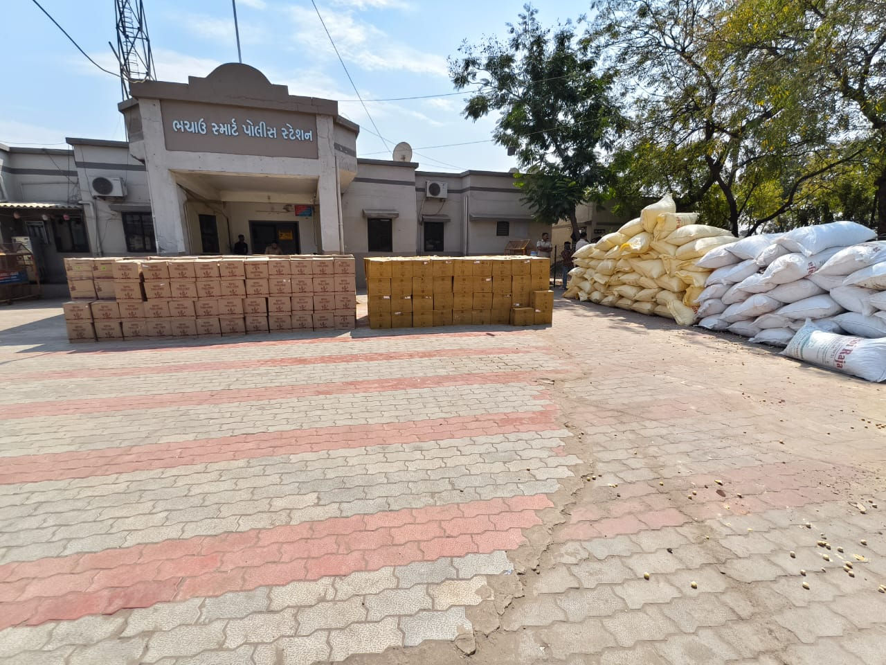 કચ્છમાં બેદરકાર પોલીસ અધિકારીઓનીે અન્ય જિલ્લાઓમાં સજા રૂપે બદલી કરાશે