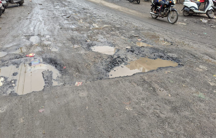 મહુવા-સાવરકુંડલા હાઈવેનો માર્ગ વાહનચાલકો માટે ત્રાસદાયક બન્યો