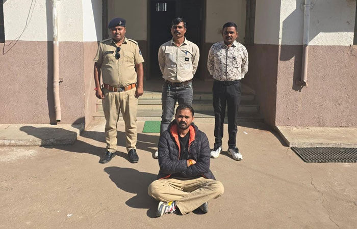 ધ્રાંગધ્રામાં હત્યાના પ્રયાસમાં દોઢ વર્ષથી ફરાર આરોપી ઝડપાયો