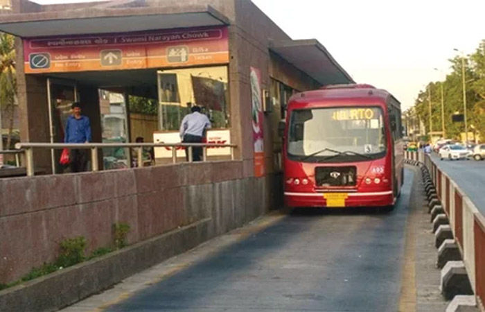 સીટી અને BRTS બસ ટીકીટ ચોરી કૌભાંડ : સુરત પાલિકામાં મેન પાવર સપ્લાય કરનારી એજન્સીના સુપરવાઈઝરને સસ્પેન્ડ કરાયા