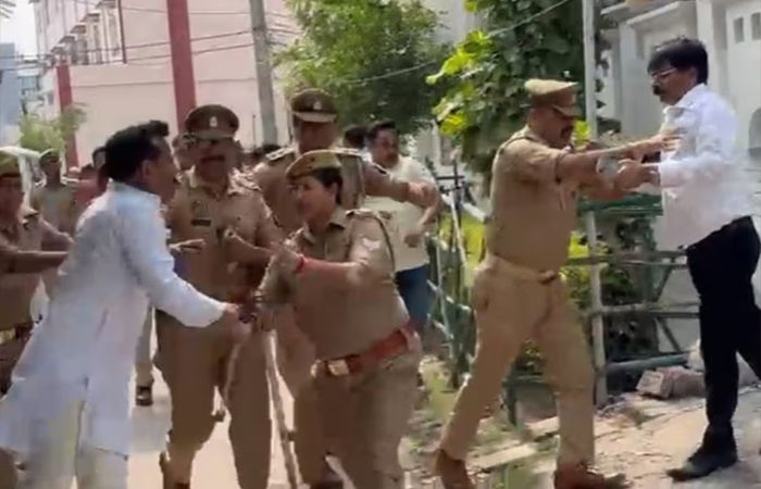 VIDEO : યુપી પોલીસની હાજરીમાં જ ભાજપના ધારાસભ્યને લાફો ઝીંક્યો, પછી કોલર પકડી ખેંચ્યો