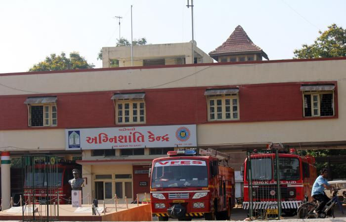 વડોદરામાં ફાયર બ્રિગેડ વિભાગમાં કોન્ટ્રાક્ટ ડ્રાઇવરોનો ઇજારો વધુ 3 મહિના લંબાવવાની દરખાસ્તથી વિવાદ