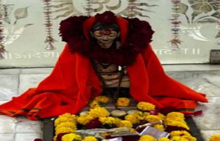 ગિરનાર પર્વત પર મંત્રોચ્ચાર સાથે ગોરખનાથજીની મૂર્તિની સ્થાપના