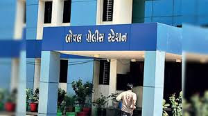 શેેલામાં આવેલા ઓર્ચિડ વેલી એપાર્ટમેન્ટમાં નિયમ વિરૂદ્ધ ફ્લેટમાં ચાલતા પીજીના સંચાલકો વિરૂદ્ધ પોલીસમાં રજૂઆત