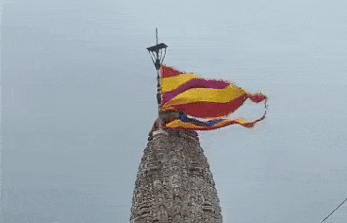 Cyclone Biparjoy : દ્વારકાધીશે એક વાવાઝોડાનું સંકટ ટાળ્યું, હવે બીજું પણ ટાળશે? મંદિર પર એકસાથે બે ધ્વજા ચઢાવાઈ