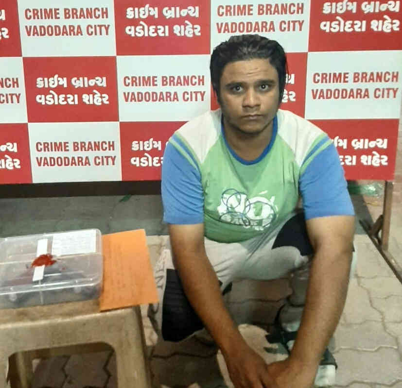 મુંબઇના ડાન્સબારમાં ફાયરિંગમાં સામેલ મુકેશ હરજાણીનો સાગરિત દિનેશ શર્મા રિવોલવર સાથે પકડાયો