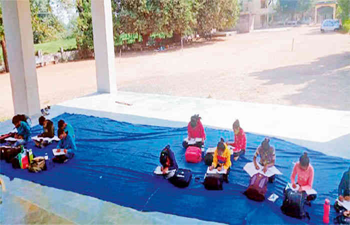ધો.1 થી 9 નું ઓફલાઈન શિક્ષણ શરૂ, વર્ગોમાં બાળકોની કોલાહોલ