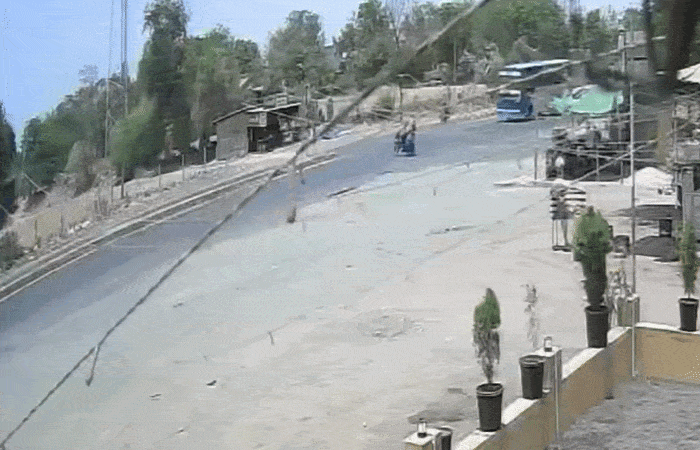 CCTV: ગોધરાના ટુવા ગામ નજીક બસ અને બાઈક વચ્ચે ભયાનક ટક્કર, એકનું ઘટનાસ્થળે મોત