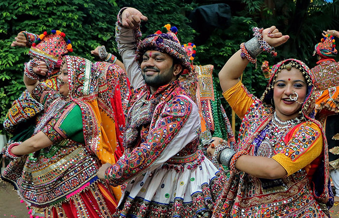 Gujarat preps up for Navratri, CM to inaugurate Fest today