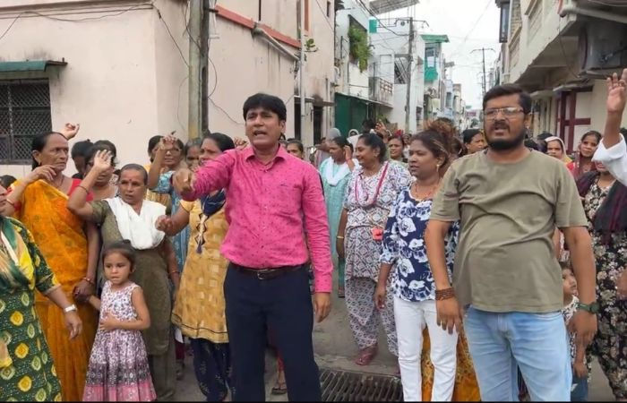 વડોદરાના ગોરવા વિસ્તારમાં રહીશોએ સ્માર્ટ મીટરનો વિરોધ કર્યો