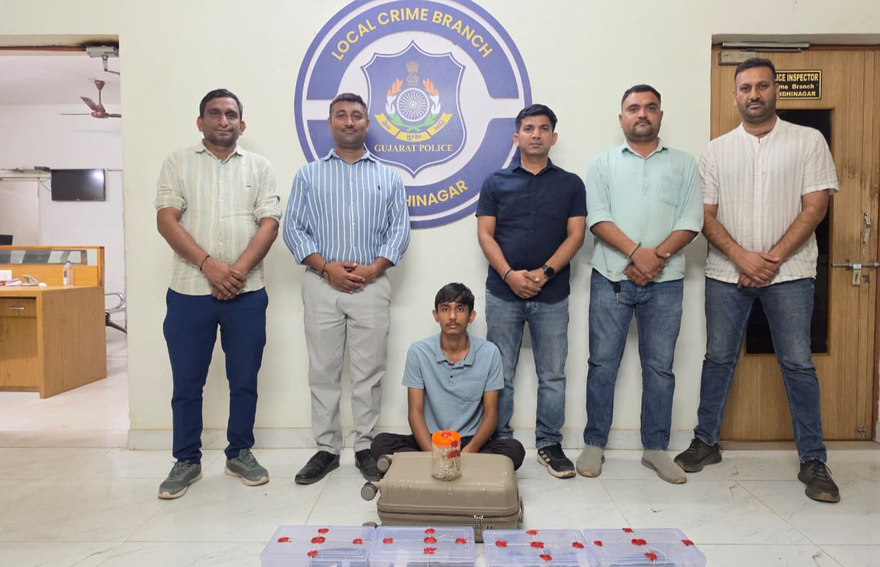 Gandhinagar LCB seize charas worth ₹3.89 lakh, one held