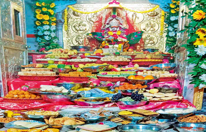ખેડબ્રહ્મા ખાતેના અંબિકા માતાજીના મંદિરે છપ્પન ભોગ અન્નકૂટ ભરાયો