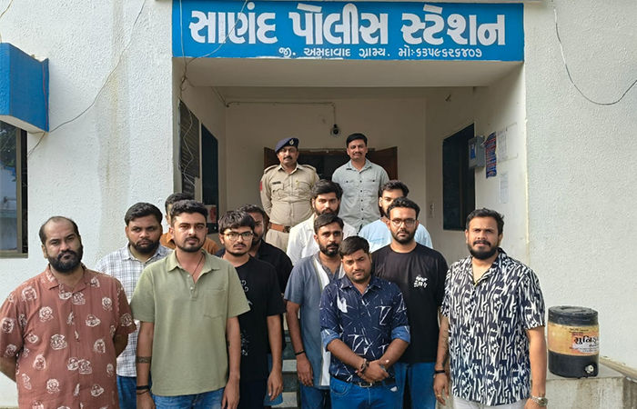 અમદાવાદ નજીક ખાનગી વિલામાં વધુ એક દારૂની મહેફિલ, ₹1.61 લાખના મુદ્દામાલ સાથે 12ની ધરપકડ