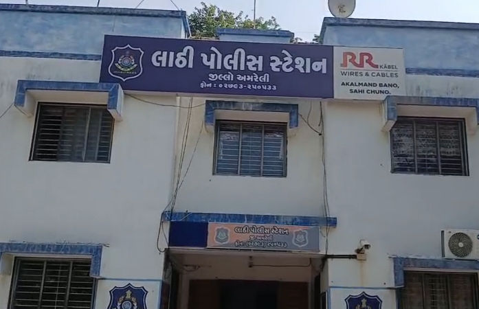 અમરેલી: લાઠીમાં પતિએ પત્નીનું ગળું દબાવી કરી હત્યા, પોલીસે ફરાર આરોપીની શોધખોળ હાથ ધરી