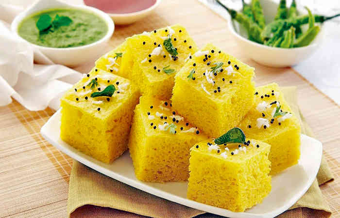મનભાવન મીઠાઈ અને નમકિન