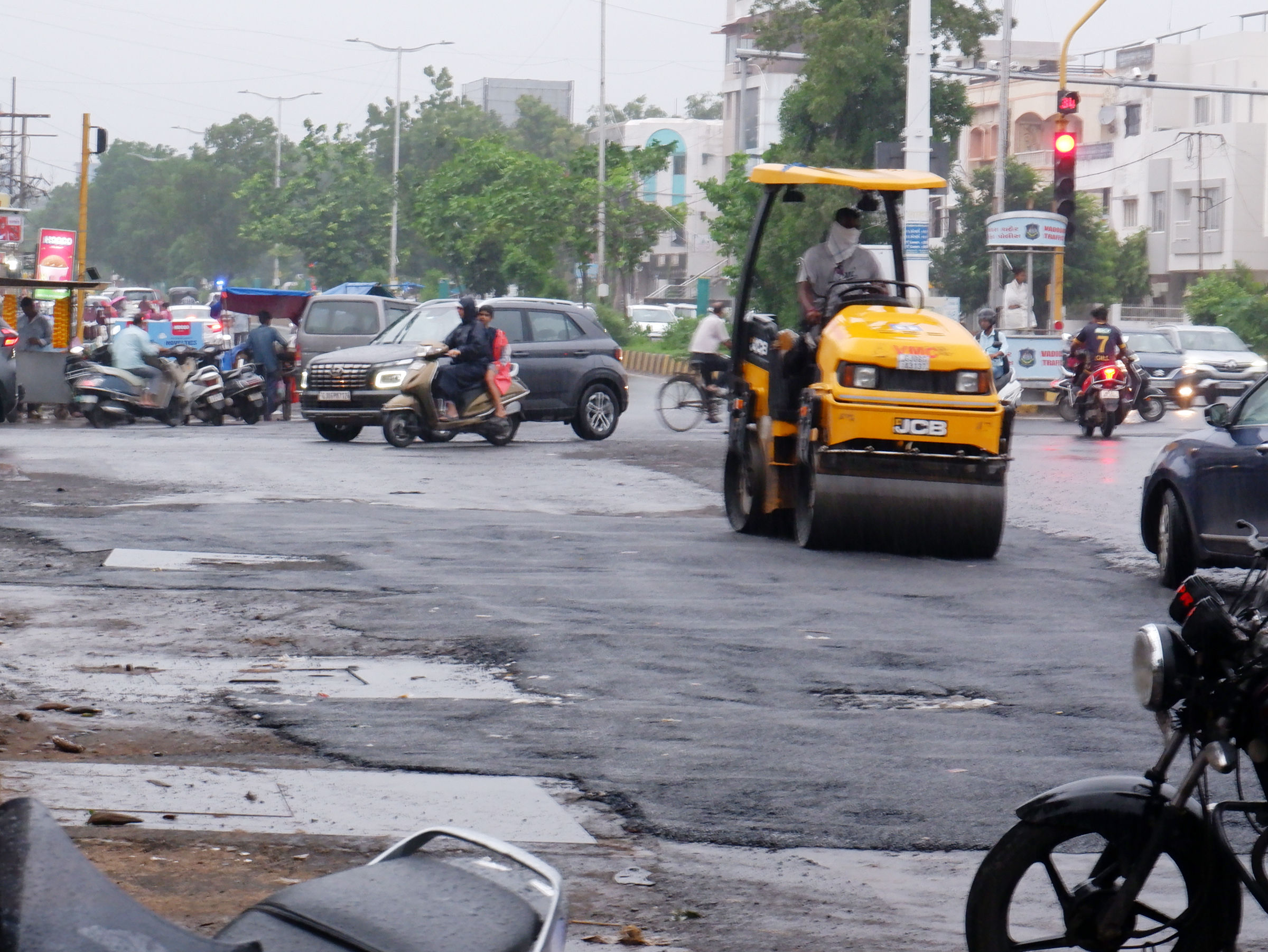 શહેરમાં ટકાઉ રોડ બનાવવા ટીમો બોલાવીને સલાહ લેવાશેે