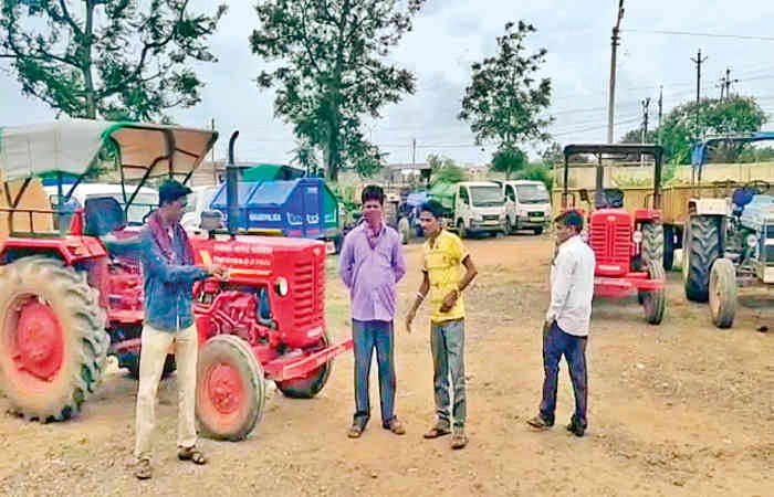 હળવદ પાલિકાના ડ્રાઈવરો હડતાળ પર જતા કામગીરી અટવાઇ પડી