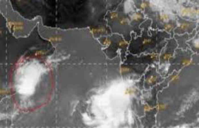 આણંદ જિલ્લાના નીચાણવાળા ગામોને સચેત કરી જરૃરી પુરવઠાની વ્યવસ્થા કરાઈ