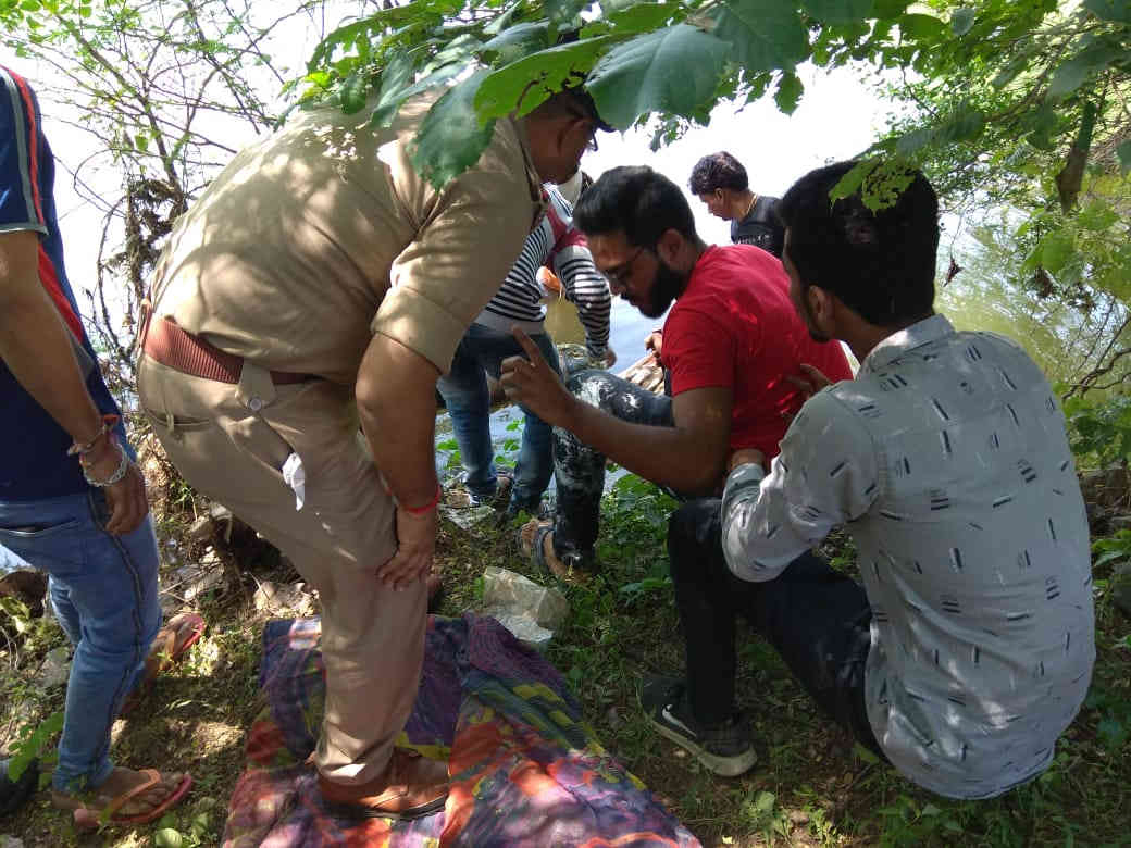 ઝાલોદના લીમડી નગરના વેપારીના પુત્રની ખારવા નદીમાંથી બે દિવસ બાદ લાશ મળી