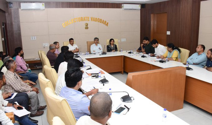 Gujarat govt distributes ₹2.26 crore aid to flood-affected vendors