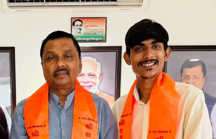 જુનિયર ક્લાર્કના પેપર કૌભાંડના આરોપીને ભાજપે યુવા મોરચા પ્રમુખનો હોદ્દો આપ્યો, ATS એ કરી હતી ધરપકડ