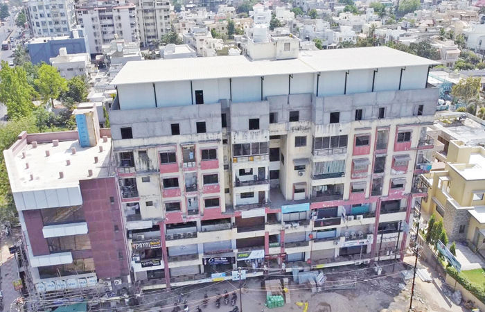 શીતવંદન કોમ્પ્લેક્સમાં માત્ર નોટિસ આપી મામલો ઠારે પાડવાનો આક્ષેપ