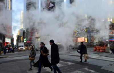 Heavy snowstorm looms over US, flights cancelled, power outages feared