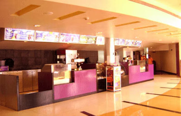 નડિયાદના આઇનોક્સ થિયેટરમાં ફૂગવાળી ગાર્લિક બ્રેડ નિકળતા ગ્રાહકનો હોબાળો