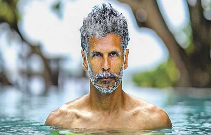 મિલિન્દ સોમણ@60: ઉંમર નહીં અશિસ્ત માણસને ધીમો પાડે છે