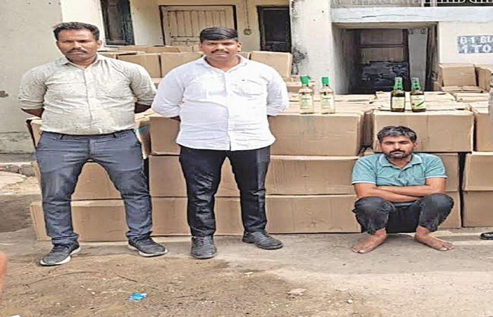 બગોદરા પાસે ટ્રકમાંથી 73 લાખના દારૂ સાથે રાજસ્થાનના ચાલકની ધરપકડ
