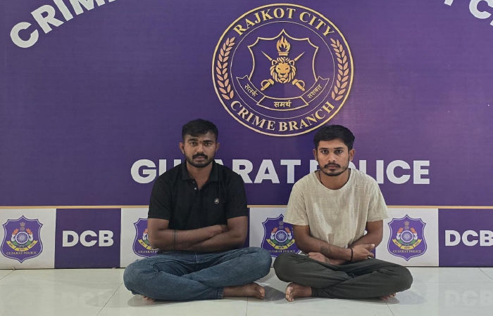 કાલાવડ રોડ પર પગપાળા જતાં યુવકને છરી બતાવી લૂંટી લેવાયો