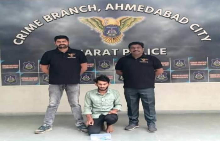 બાંધકામ સાઈટ પર મિસ્ત્રી કામ કરતાં શખ્સે ફરવા માટે બાઈક ચોર્યા, ક્રાઈમ બ્રાંચે 12 વાહનો સાથે દબોચ્યો