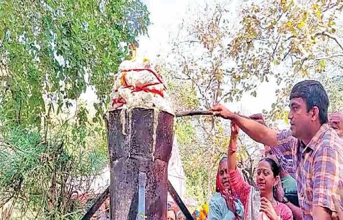 હિંમતનગરના બેરણા ગામે 51 ફુટ ઉંચી જ્યોત પ્રગટાવાઇ