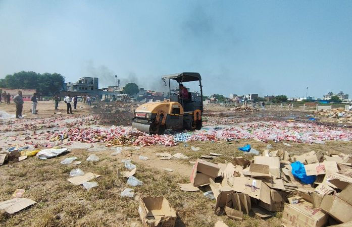 દિવાળી પહેલા મોટી કાર્યવાહી: અમદાવાદ પોલીસે રૂ. 2 કરોડથી વધુના દારૂ પર ફેરવ્યું બુલડોઝર