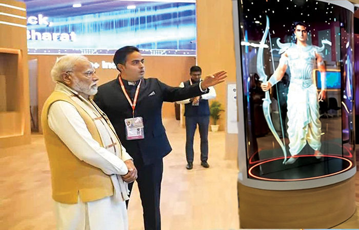 AI આધારિત વિવિધ મોડલનું નિરીક્ષણ કરતા પીએમ નરેન્દ્ર મોદી
