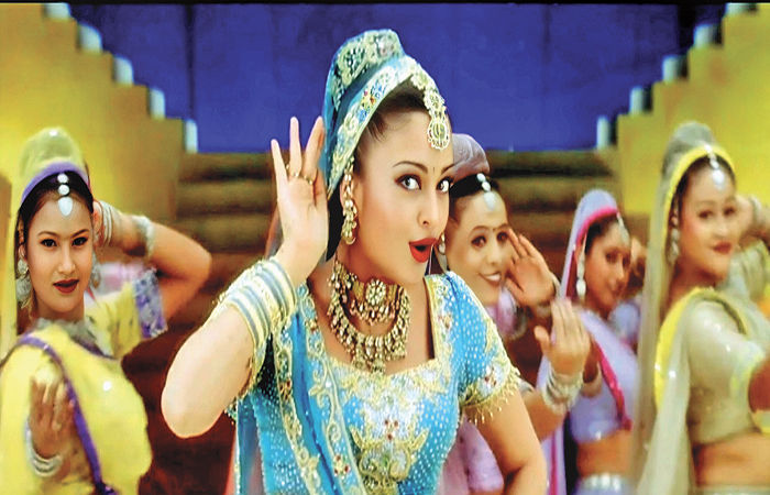 ફિલ્મોમાં રાસ ગરબાની રમઝટ                               .