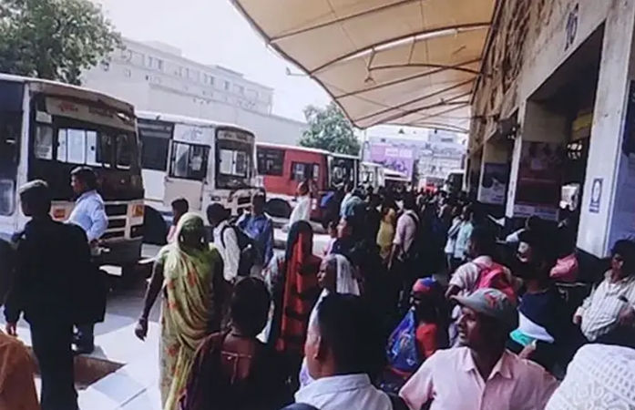 દિવાળીમાં સુરતથી એક્સ્ટ્રા 1600 ST બસો દોડાવાશે, વતન જવા માટે ગૃપ બુકિંગ પણ કરાવી શકાશે