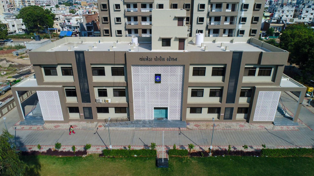 પોક્સોના કેસમાં ફસાવી દેવાની ધમકી આપીને પાંચ લાખની માંગણી કરી