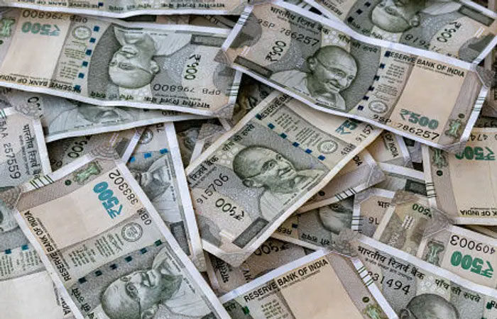 Year-end shock: Over 9,800 fake notes worth ₹43.11 lakh recovered in Ahmedabad banks