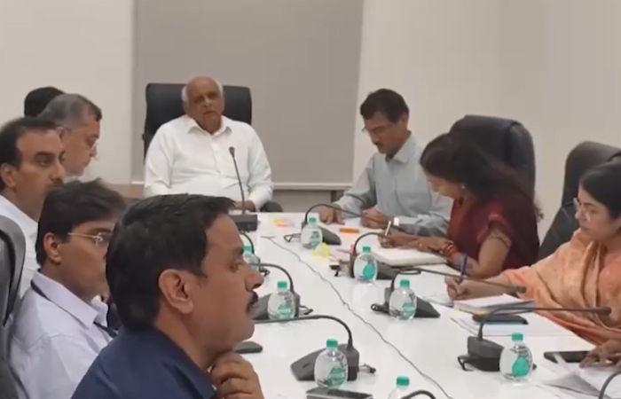 ગુજરાતમાં વરસાદની સ્થિતિને પગલે CMએ યોજી મહત્ત્વની બેઠક, તમામ જિલ્લા કલેકટર સાથે વીડિયો કોન્ફરન્સથી કરી વાત