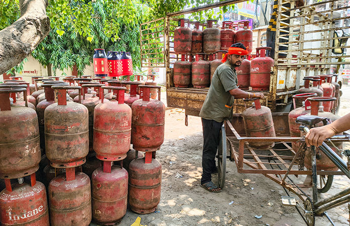 'એક ઘર, એક કનેક્શન...' 1 જૂનથી LPG અંગે બદલાશે નિયમ, આવી ભૂલ ભારે પડી જશે!