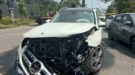 Speeding luxury car collides with SUV in Ahmedabad, multiple injured