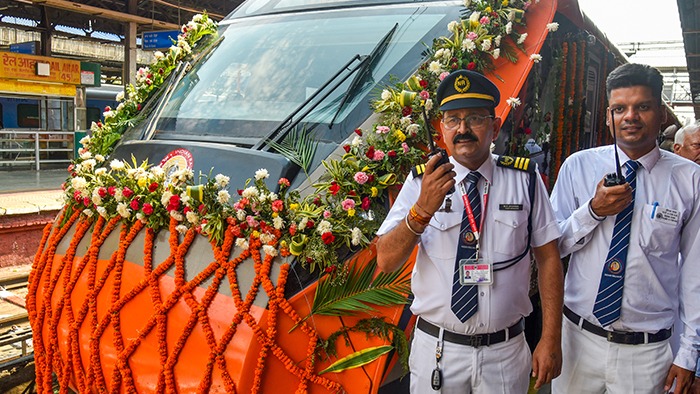 હવે એક જ દિવસમાં અમદાવાદથી દ્વારકા જઈને પરત આવી શકાશે: વંદે ભારત એક્સપ્રેસના રૂટ, સમય અને સ્ટેશનમાં મોટો ફેરફાર