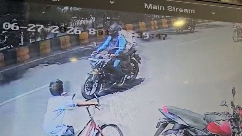 ₹50 lakh looted in film-style robbery outside ADC Bank in Ahmedabad