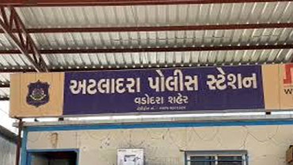 અટલાદરા સ્વામિનારાયણ મંદિરમાં દર્શન કરવા ગયેલી મહિલાનો અછોડો તૂટ્યો