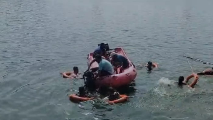 17-year-old dies by jumping into Sabarmati river in Ahmedabad