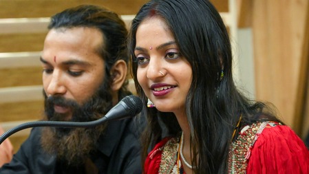 Bounty on life of Monalisa, the face from Maha Kumbh